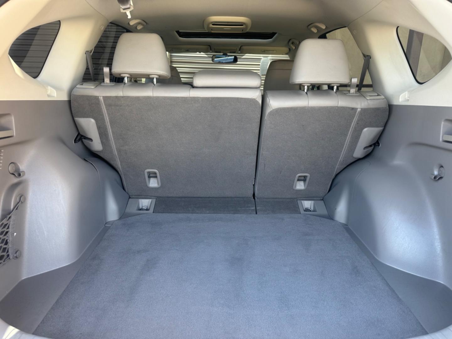 2012 BLUE /GRAY Honda CR-V leather (JHLRM3H70CC) with an 4 CYLINDER engine, Automatic transmission, located at 30 S. Berkeley Avenue, Pasadena, CA, 91107, (626) 248-7567, 34.145447, -118.109398 - Cars and Trucks!! Leather! Moon-roof! Well equipped! In the bustling streets of Pasadena, CA, and the vibrant neighborhoods of Altadena, Glendale, and the broader LA County, finding a reliable, stylish, and affordable vehicle can be a daunting task, especially if you're navigating the complexities - Photo#19